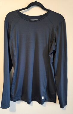 Men's butter soft recycled poly under scrub long sleeve shirt size M, Blue
